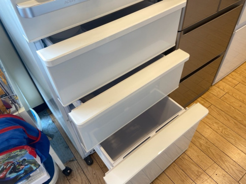 大型冷蔵庫のAQUA アクア