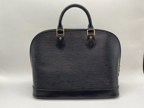 LOUIS VUITTON ルイヴィトンのラグジュアリー