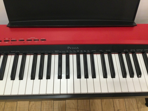 Priviaの電子ピアノ