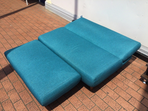 ソファーベッドのカウチソファー