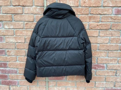 ヴィヴィアンウエストウッドのダウンジャケット