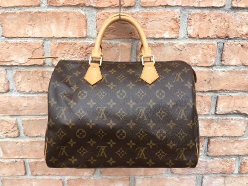 モノグラムのLOUIS VUITTON