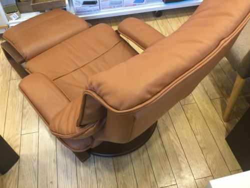 リクライニングチェアーのFUJI FURNITURE