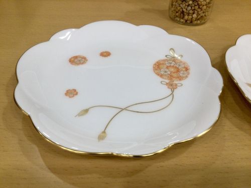 中皿の大倉陶園