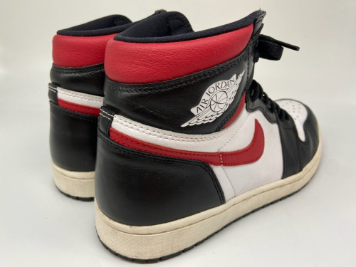 AIR JORDAN1 エアジョーダンのスニーカー