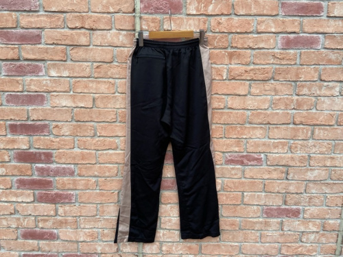 トラックパンツのドメスティック　ドメブラ