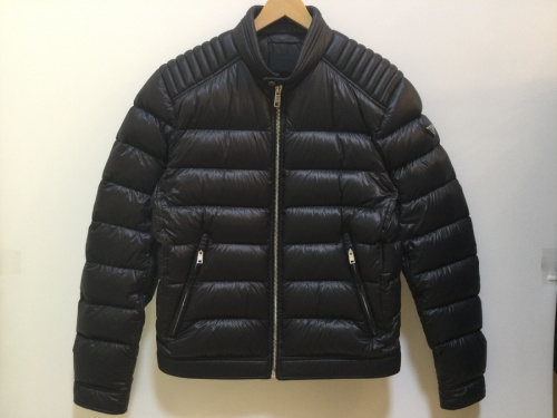 PRADA プラダのダウンジャケット