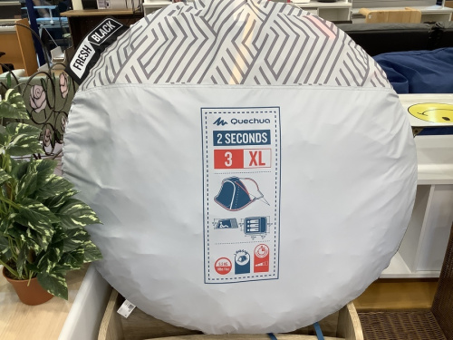 アウトドアのテント