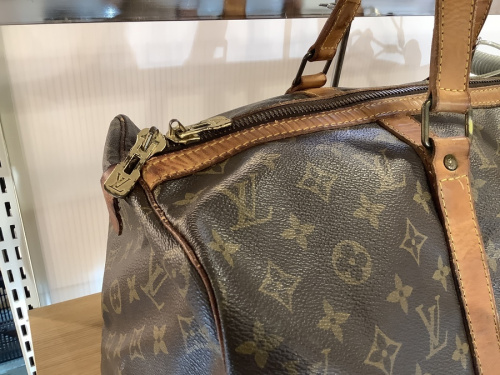 バッグのトラベルバッグ