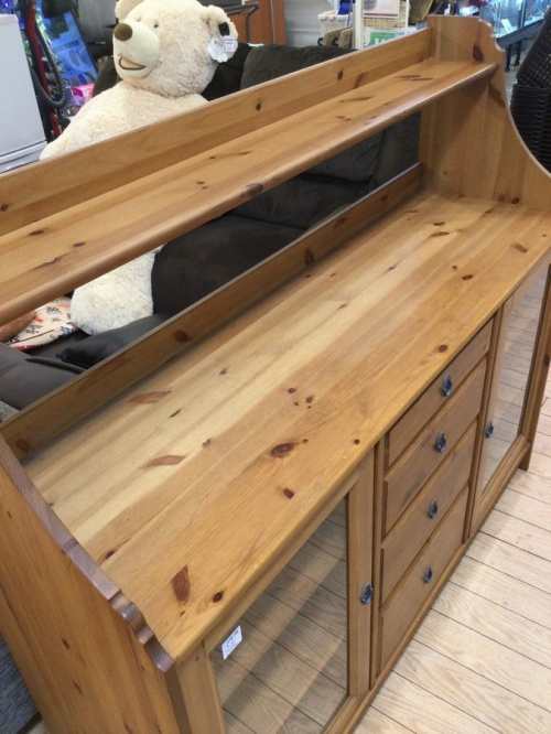 カントリー調ロングサイドボードのIKEA