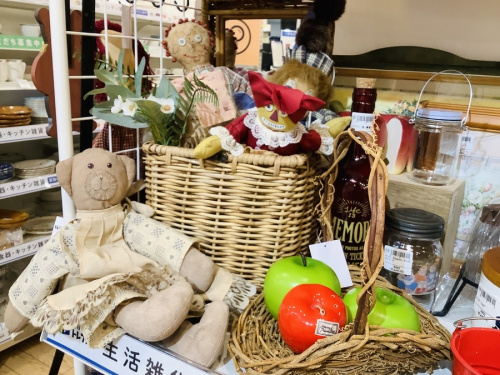 LE CREUSETのBURBERRY