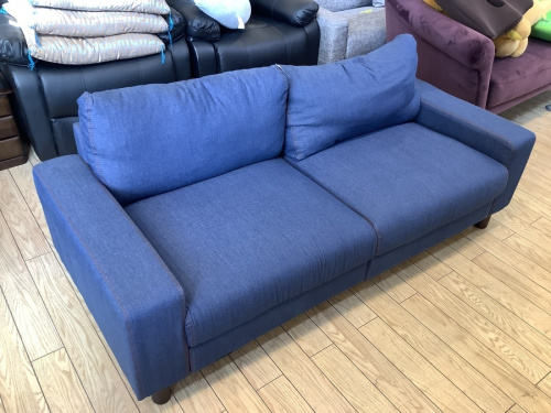家具のソファ