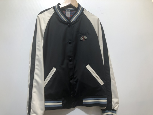 ジャケットのCOACH