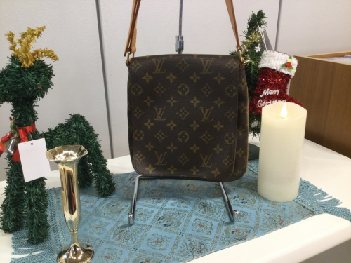 バッグのLOUIS VUITTON