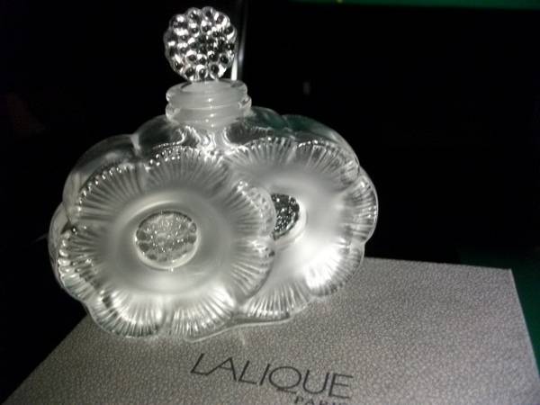 圧倒的な高級感！】LALIQUE(ラリック) 香水瓶 ドゥ・フルール 入荷致し