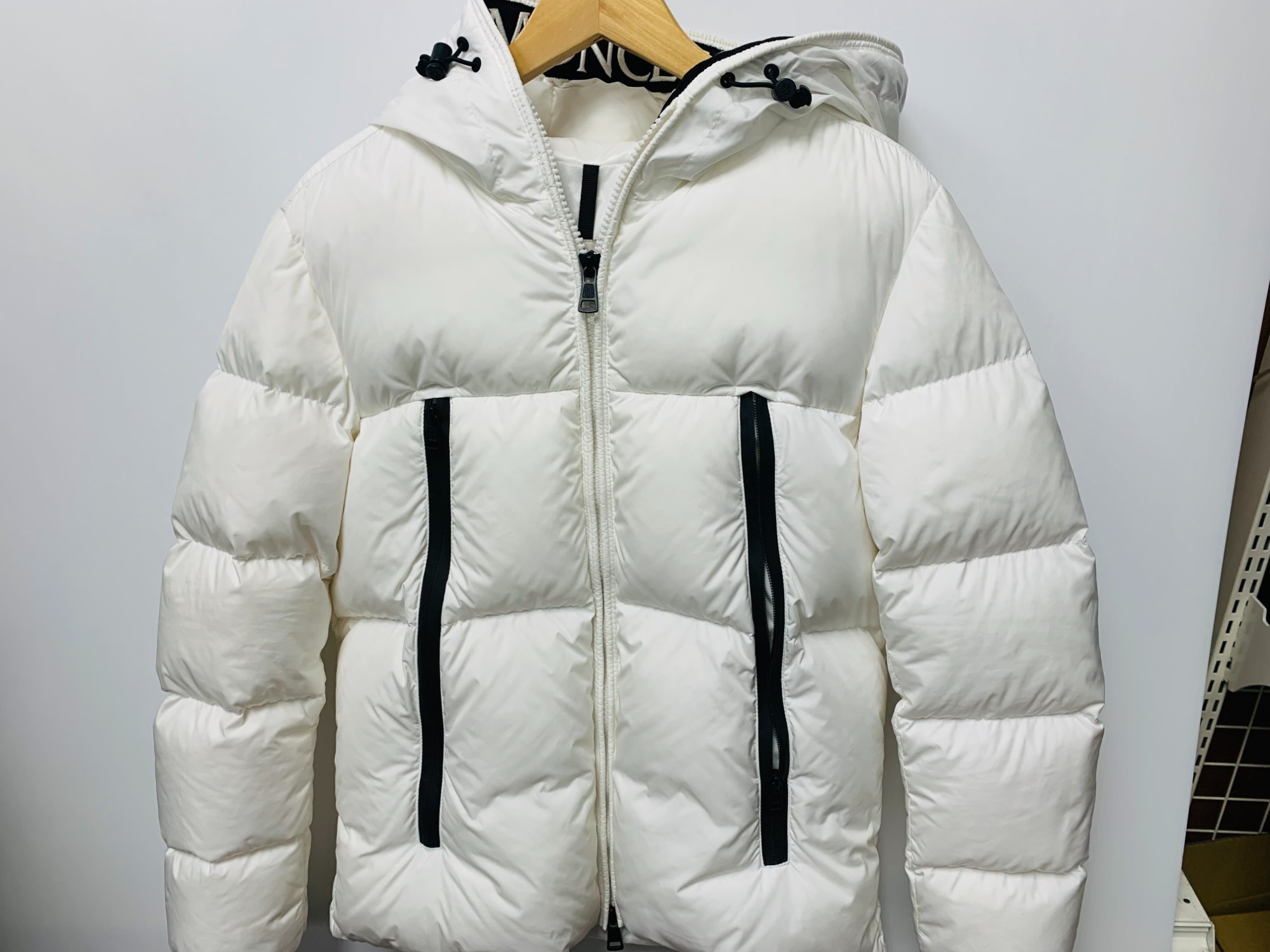 MONCLER モンクラー 新品未使用❗️ MONCLER / モンクレール モンクラー メンズSサイズ を入荷いたし