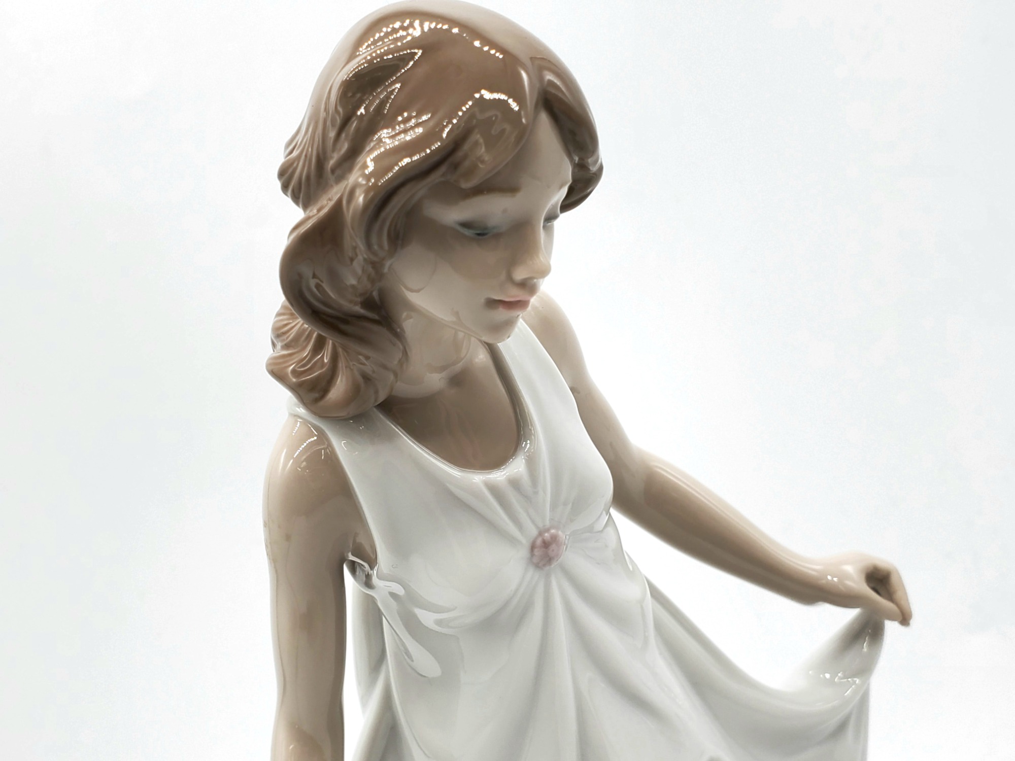 LLADRO と NAO の フィギュリン を多数入荷致しました！！！【紫玉の