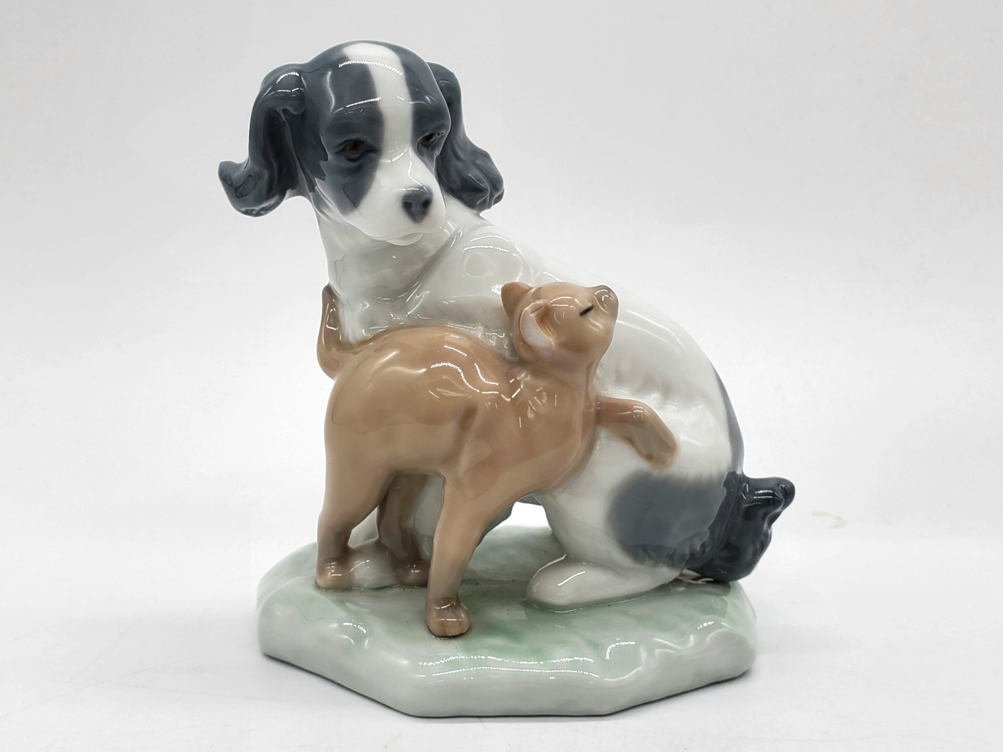 LLADRO と NAO の フィギュリン を多数入荷致しました！！！【紫玉の