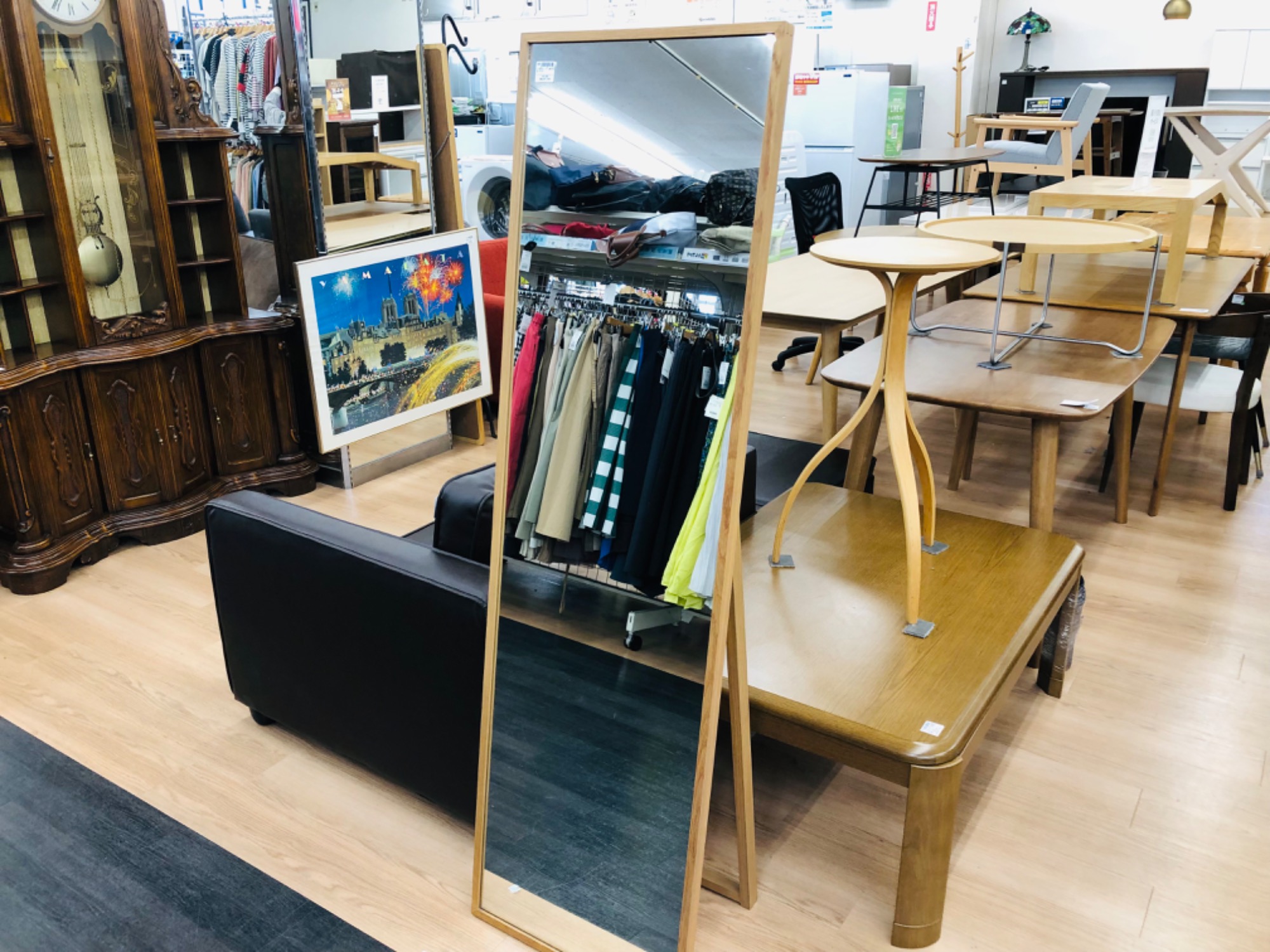 オーク材スタンドミラーを入荷致しました！｜2023年04月11日