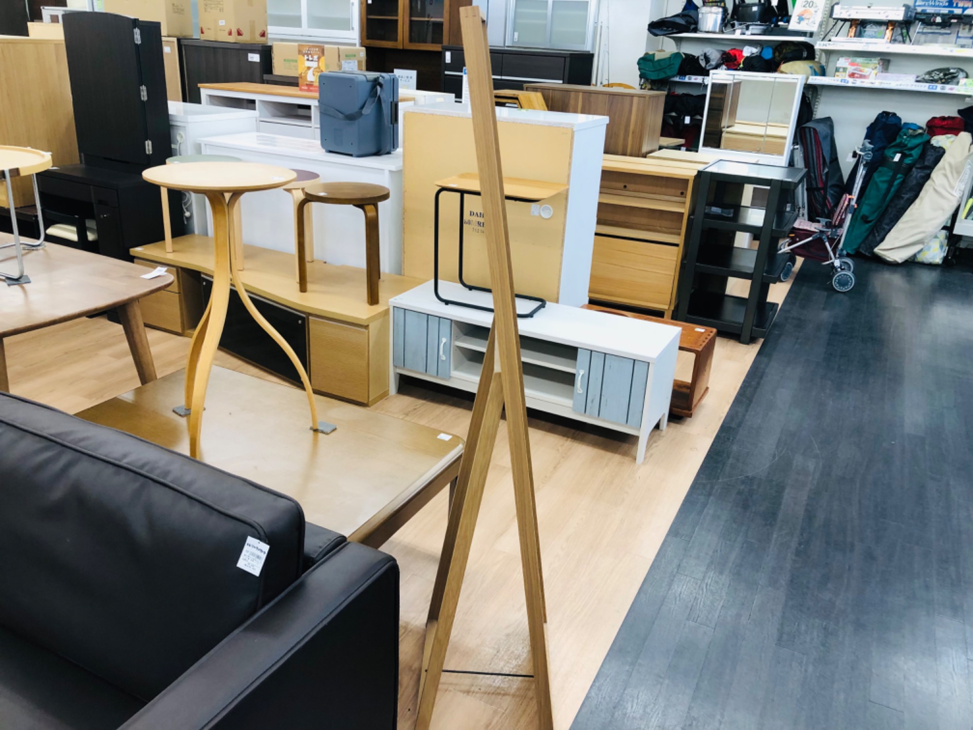 オーク材スタンドミラーを入荷致しました！｜2023年04月11日