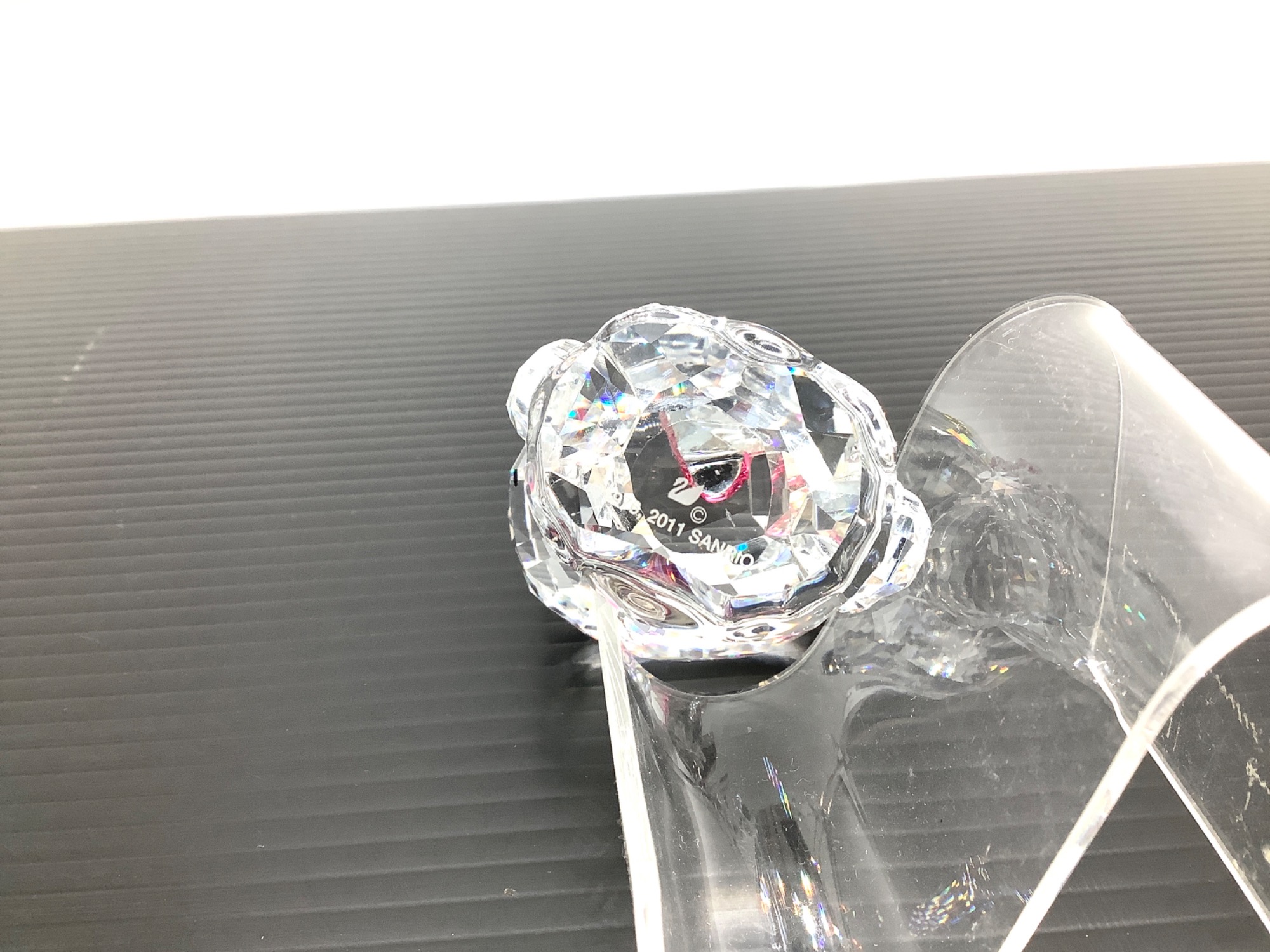 SWAROVSKI×ハローキティ】2011年限定クリスタルオブジェ入荷致し