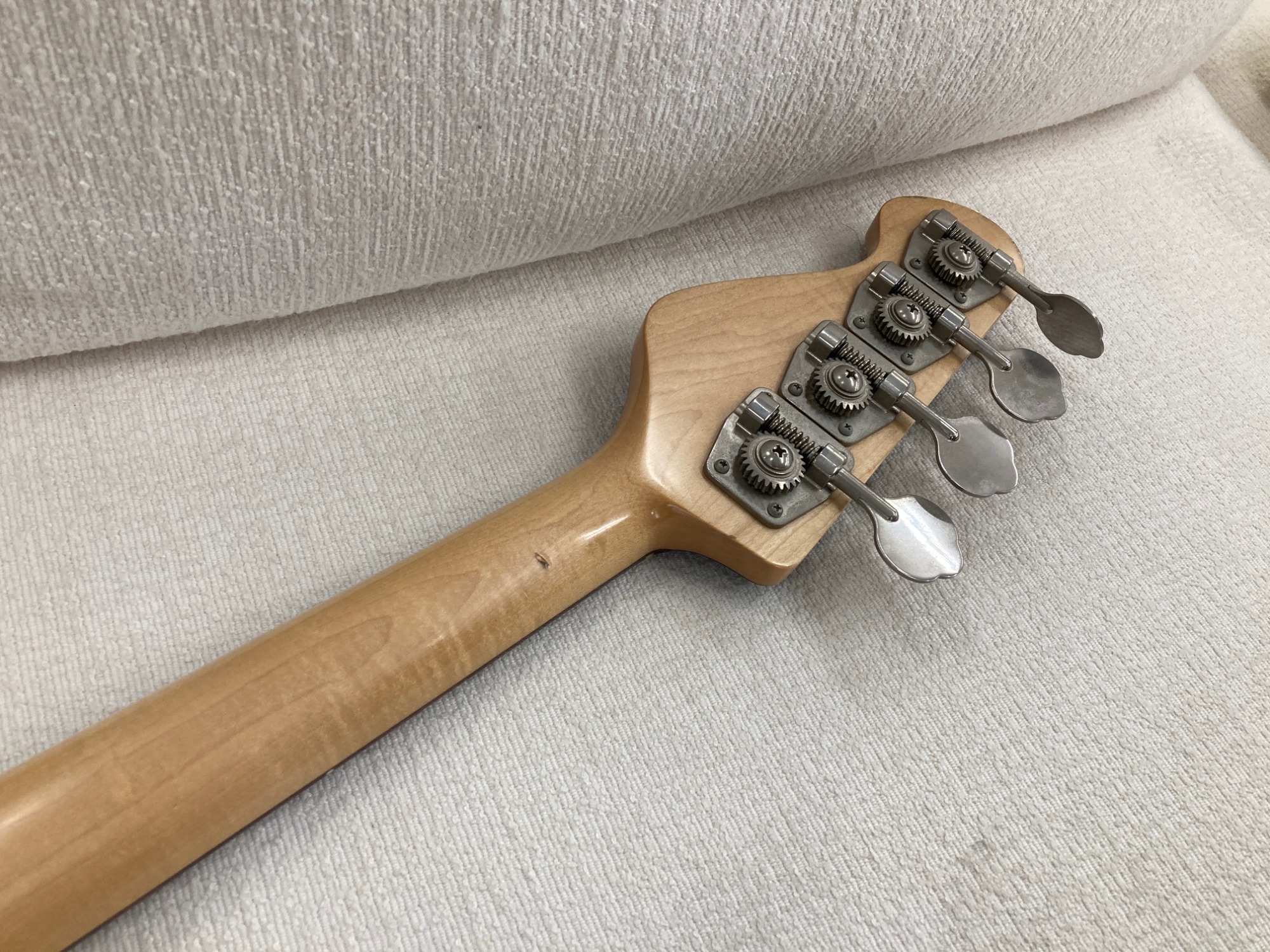 信頼の日本メーカー『Sago』のジャズベース入荷しました！｜2024年12月