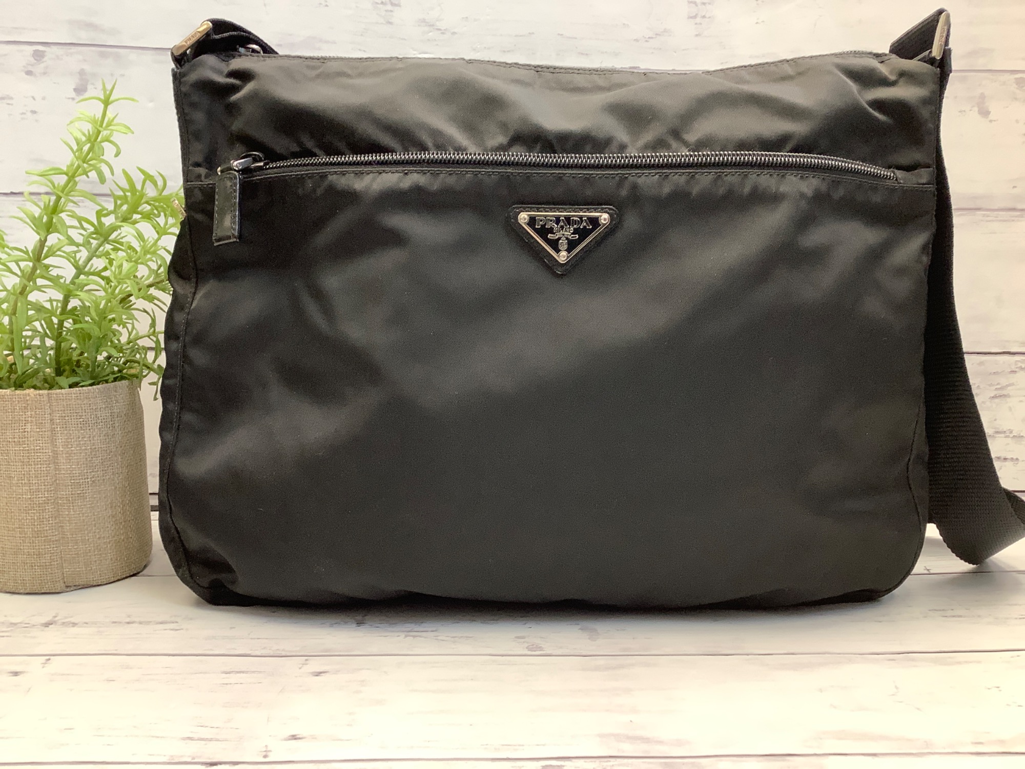 PRADA(プラダ)のナイロンショルダーバッグが買取入荷いたしまし