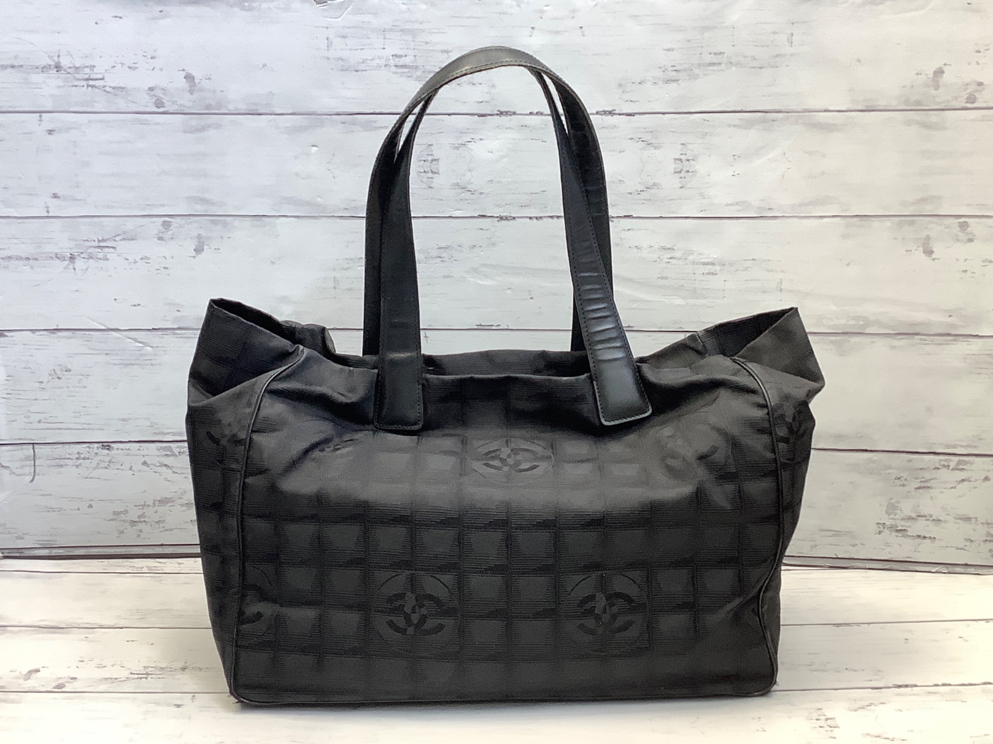 CHANEL(シャネル)のナイロントートバッグ ニュートラベルライン