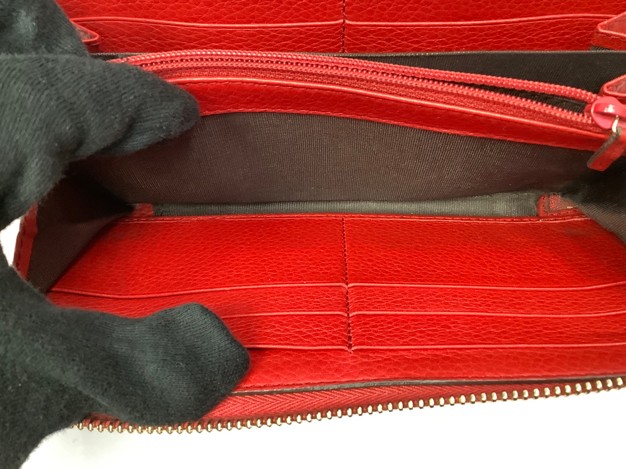GUCCI インターロッキング長財布 ゴールド レザー GUCCI(グッチ) 長財布 インターロッキングGが買取入荷致しました