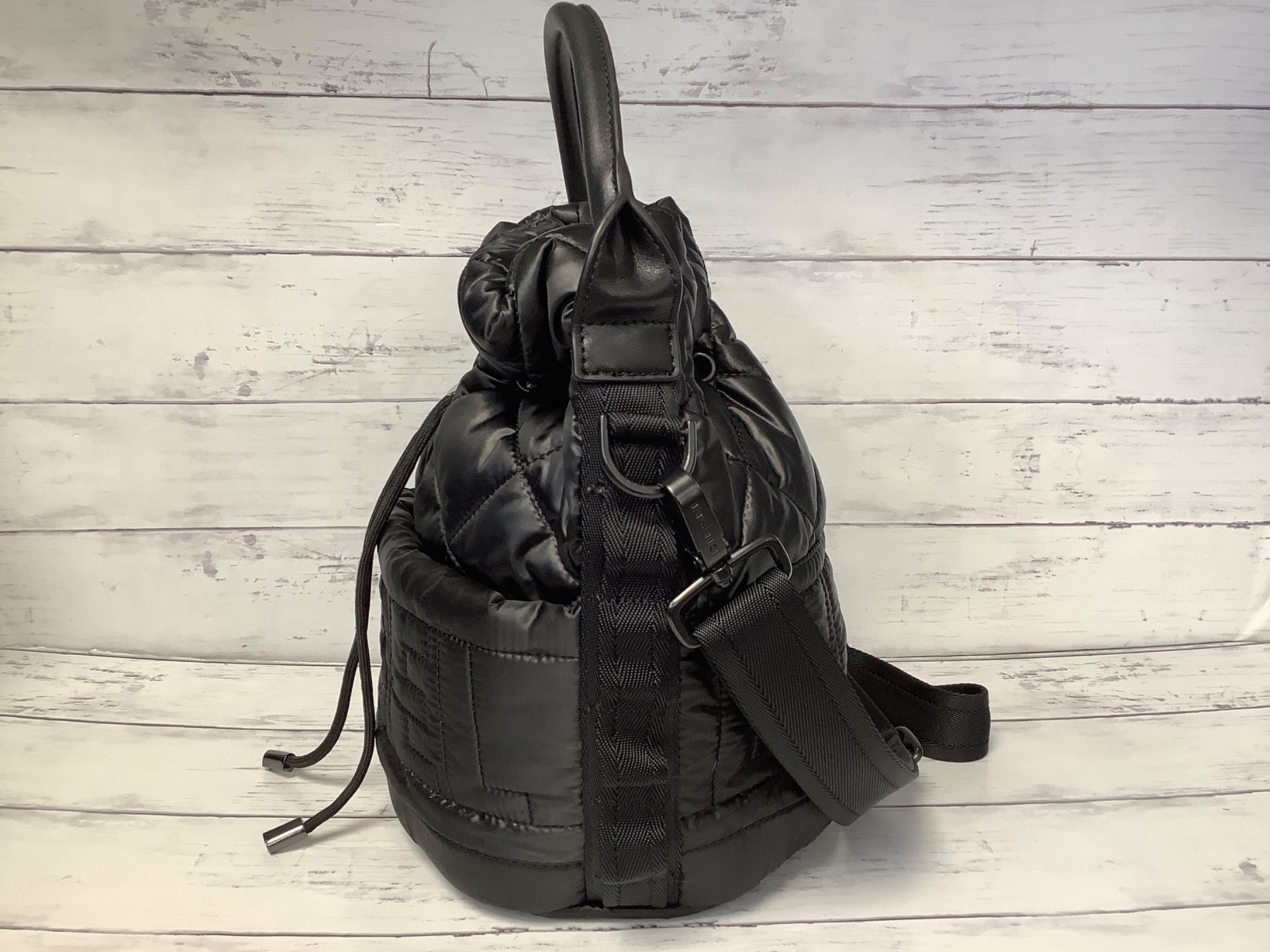 ディーゼル 巾着型 2WAY キルティング ショルダー / DIESEL DIESEL(ディーゼル)のキルティング2WAYショルダーバッグが買取