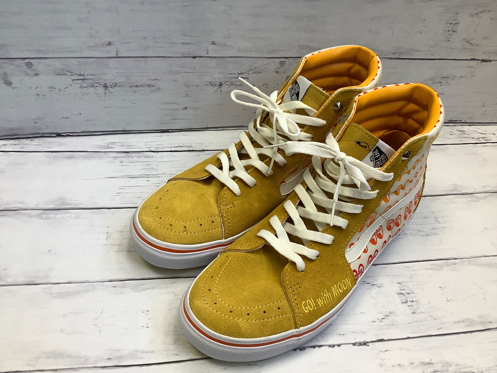 MOON EQUIPPED×VANS(ムーン イクイップド×バンズ)のスニーカーが買取