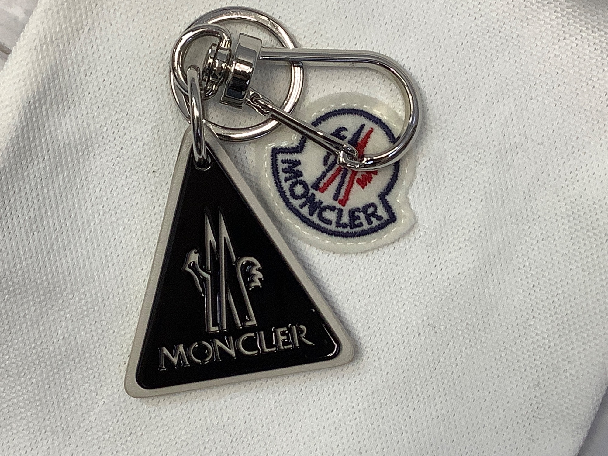 【国内正規品】MONCLER ロゴ キーリング MONCLER(モンクレール)のキーリングが買取入荷致しました!｜2025年11月