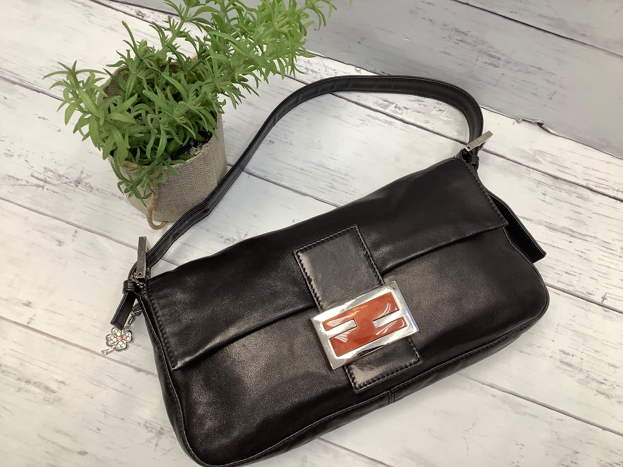 FENDI(フェンディ)のショルダーバッグ マンマバケットが買取入荷致し