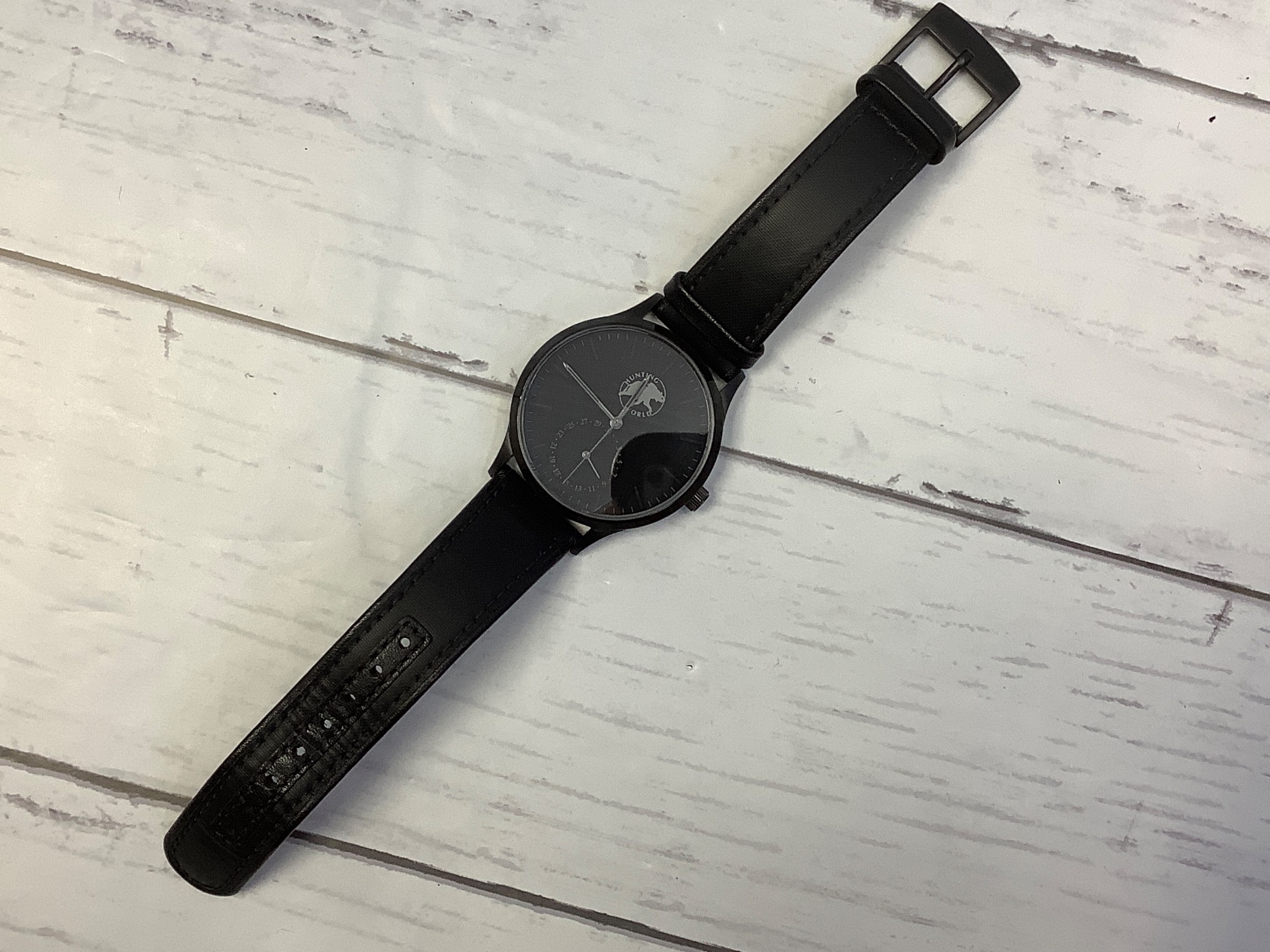 HUNTING WORLD デイト メンズ 腕時計 黒文字盤 クォーツ HUNTING WORLD(ハンティング ワールド)のクォーツ腕時計 バチュー