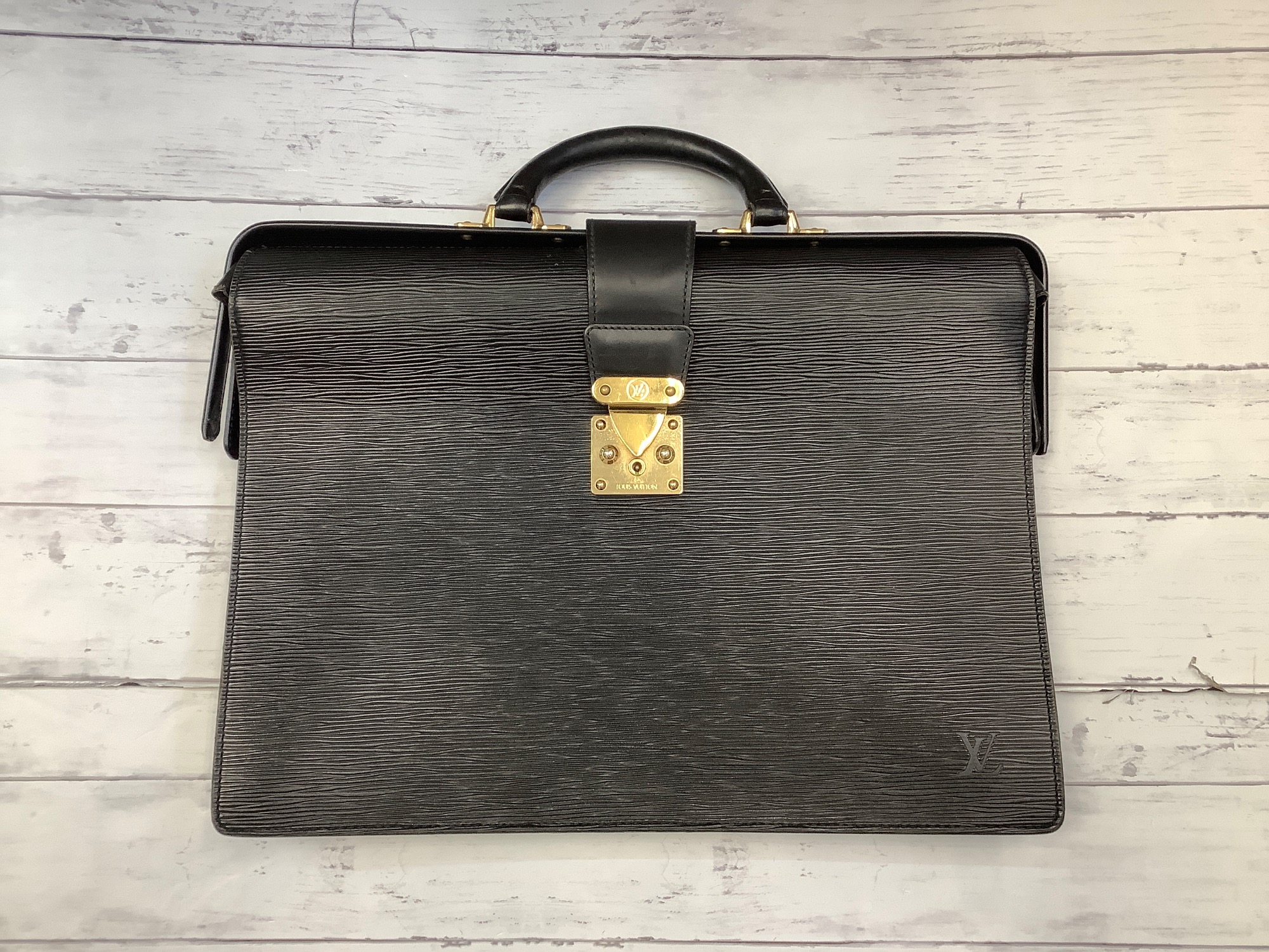 LOUIS VUITTON(ルイ ヴィトン)のビジネスバッグ エピ セルヴィエット