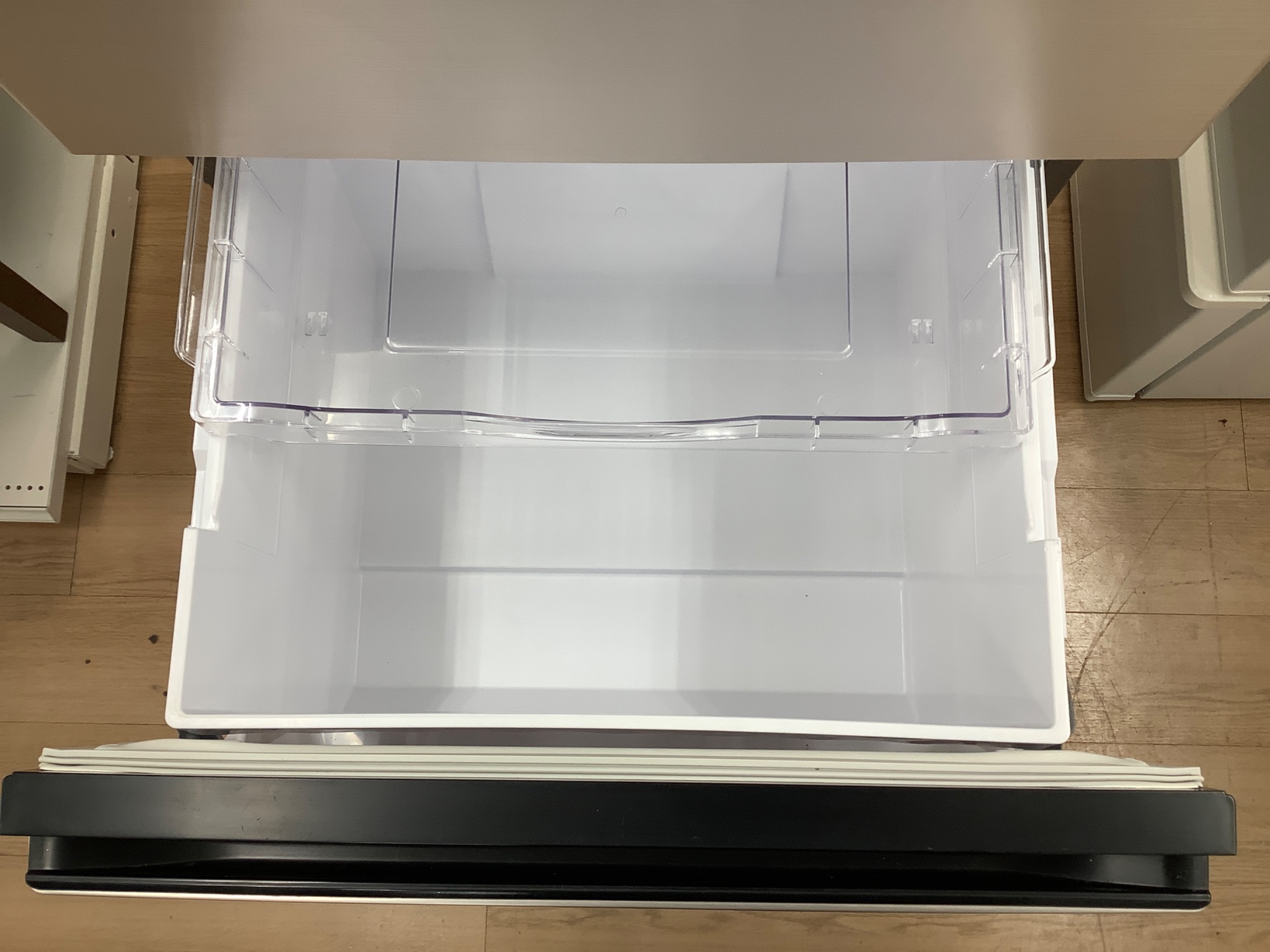 家電1年間保証対象商品！！】HITACHI(ヒタチ)の3ドア冷蔵庫 R-27SVが 