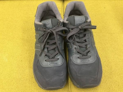 スニーカーのニューバランス（new balance）