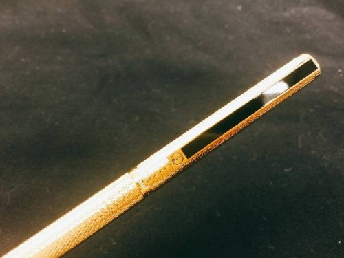 ボールペンのdunhill（ダンヒル）