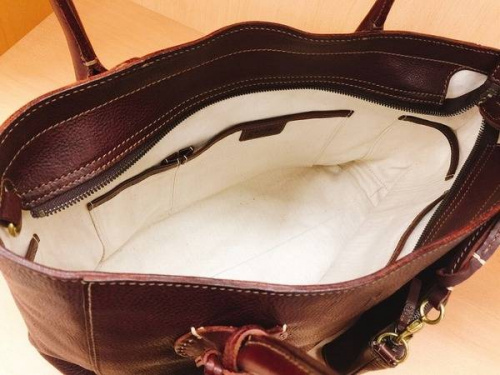 バッグのショルダーバッグ