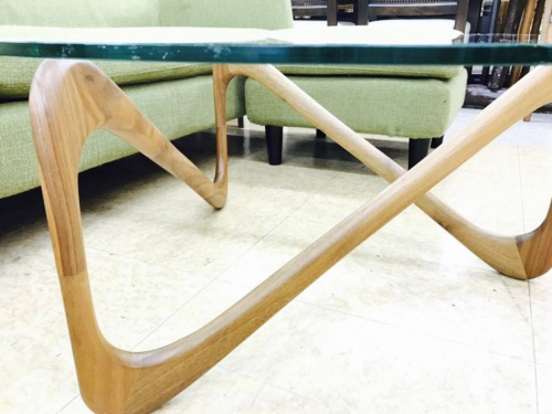 テーブルのTimeless Craft