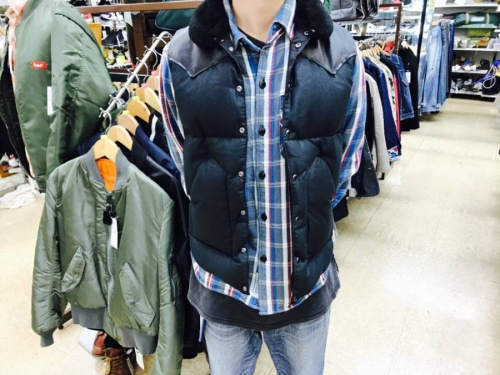 メンズファッションのダウンベスト