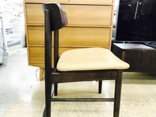 カリモク60+のダイニングチェア