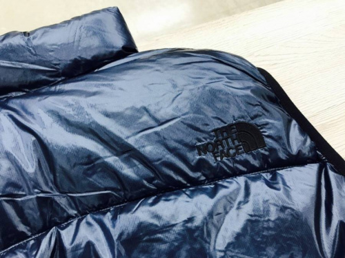 ダウンベストのノースフェイス（THE NORTH FACE）