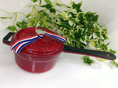 洋食器のstaub（ストウブ）