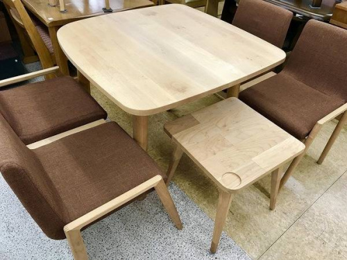 家具のダイニングセット