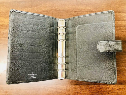 手帳ケースのルイヴィトン(LOUIS VUITTON)