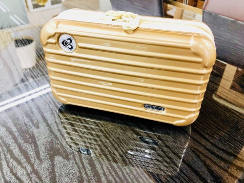 RIMOWAのポーチ