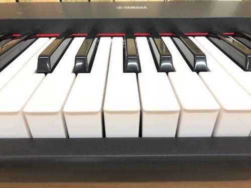 楽器の電子ピアノ