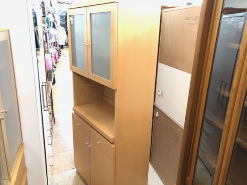 カップボードの食器棚
