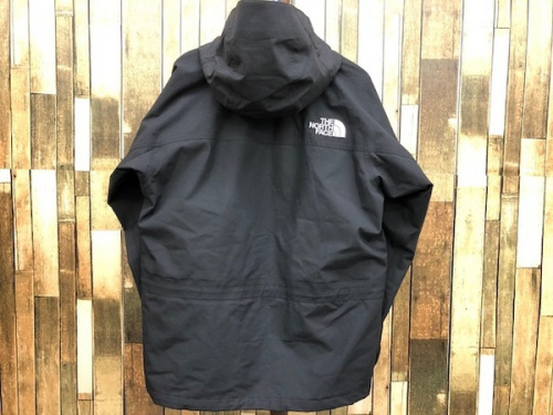 ジャケットのTHE NORTH FACE